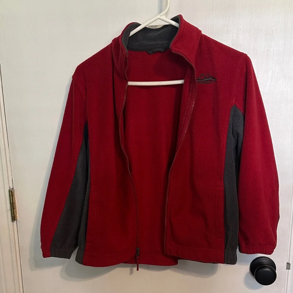 0075 The‎ Children's Place Red and Gray Kids Jacket size large